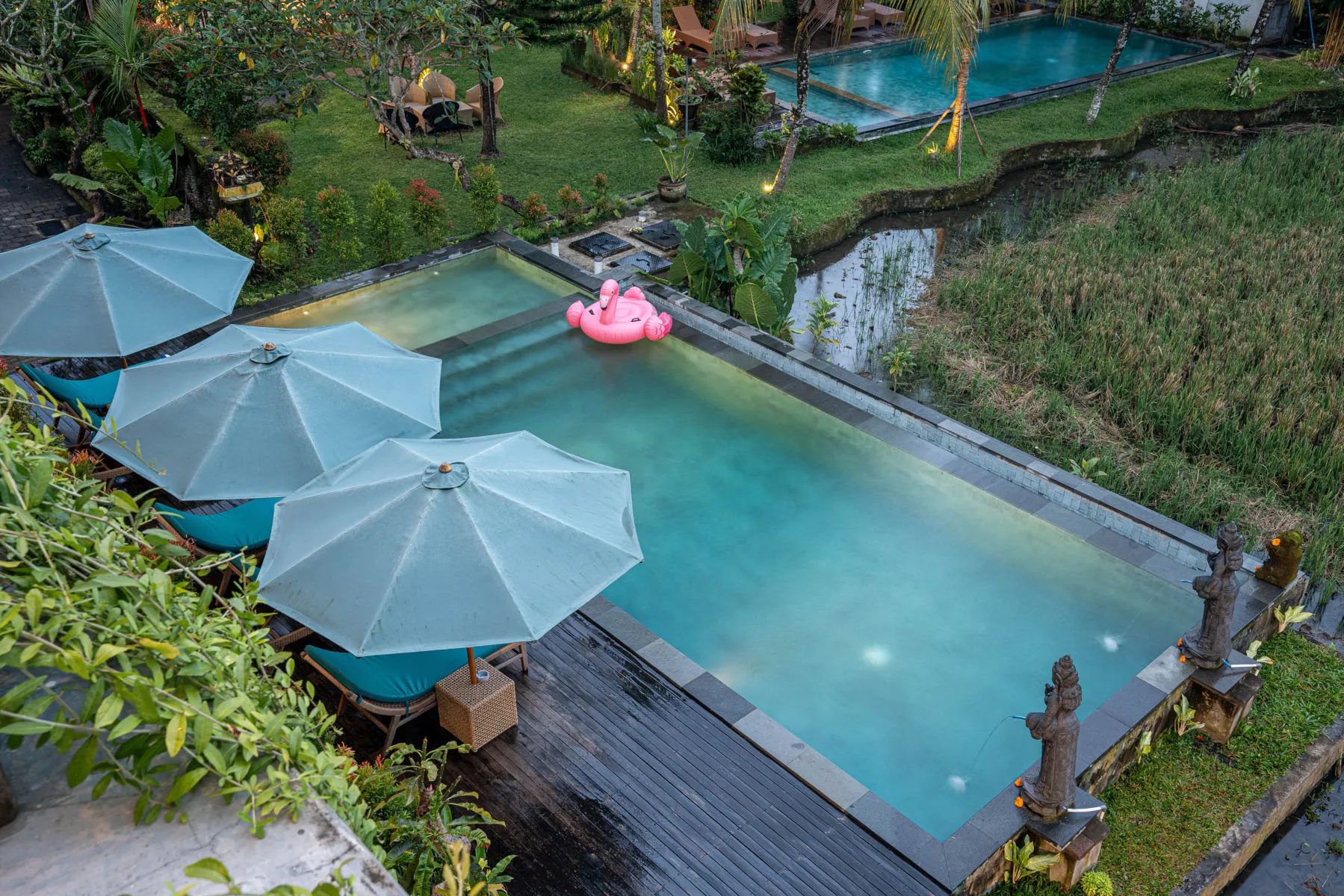 TROPICAL POOL RETREAT